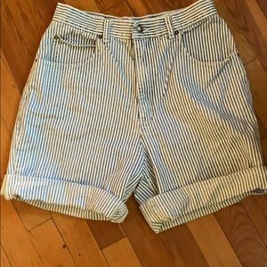 cute high waisted vintage striped shorts!